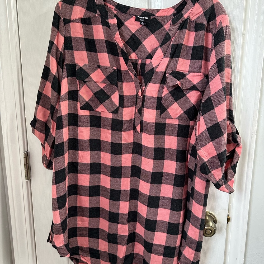 Torrid Brushed Rayon Buffalo Plaid Blouse Size 2 Pink Black